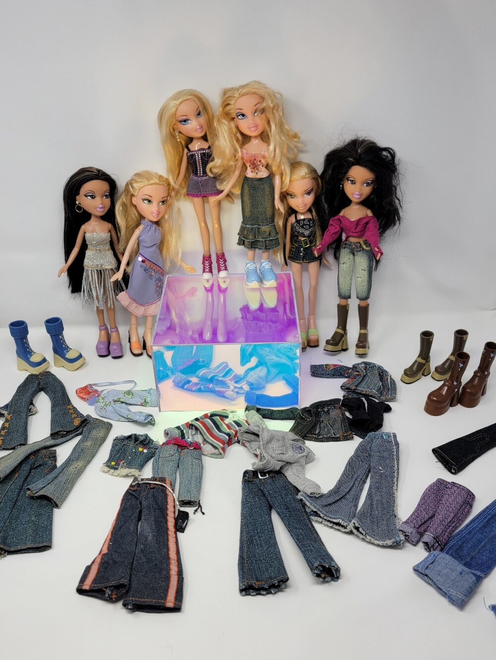 VTG Bratz Doll LOT 6: Cloe, Yasmin -Y2K Clothes + Shoes + Accessories